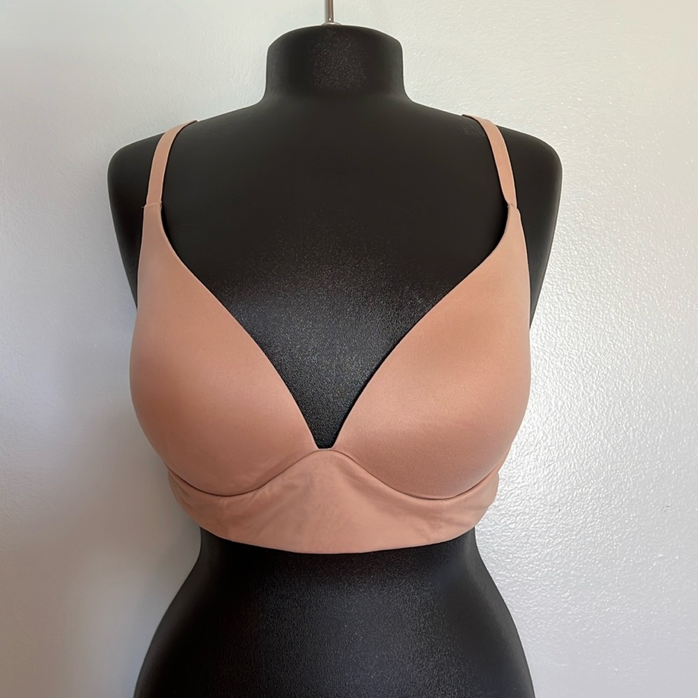 Victoria’s Secret Lightly Lined Plunge 34DD bra